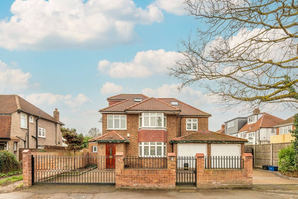 Property photo 1 of 17