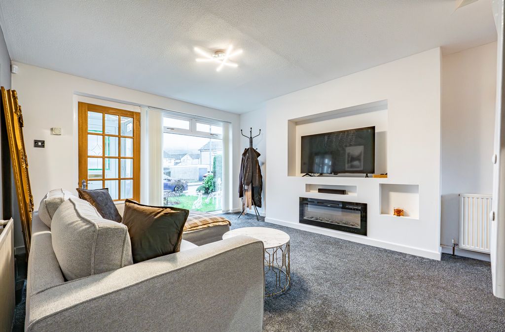 Property photo 2 of 29