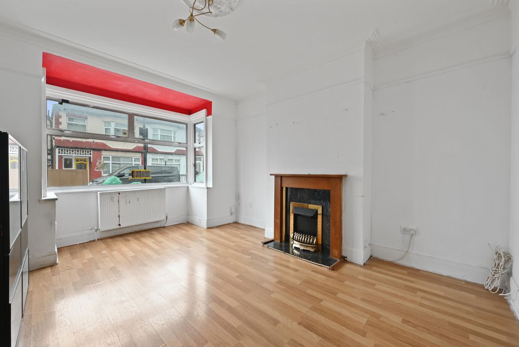 Property photo 2 of 10 Gallery