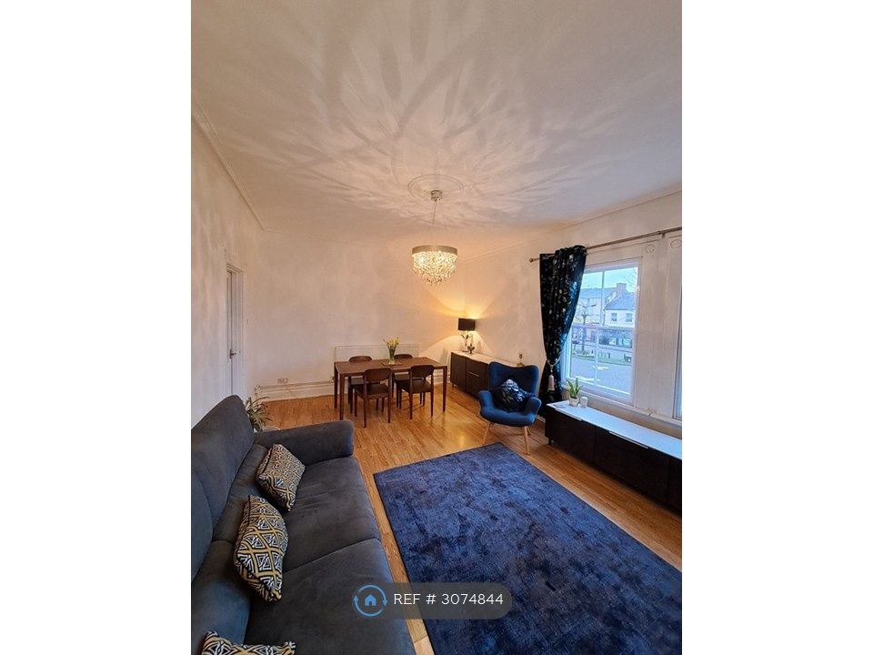 Property photo 3 of 15 Lounge