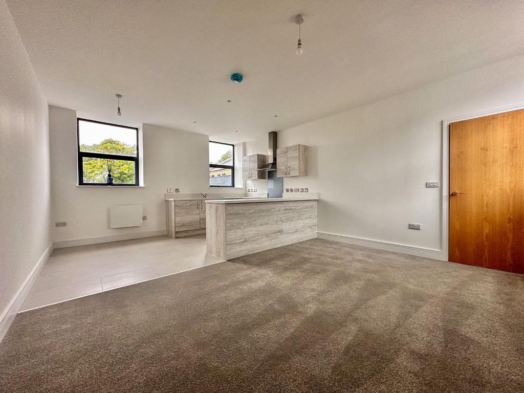 Property photo 2 of 17 Fa403439-2C1B-45F2-A3B7-F0Ca216E95Db.Jpeg