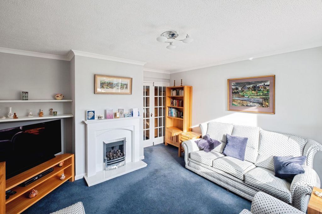 Property photo 2 of 10 Living Room