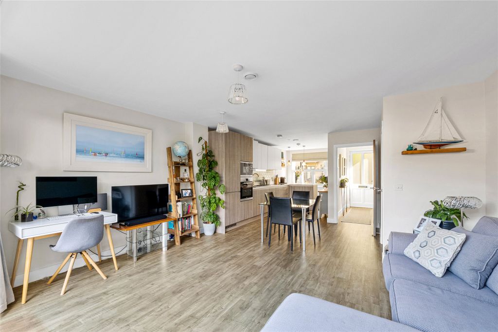 Property photo 3 of 16 Living Room