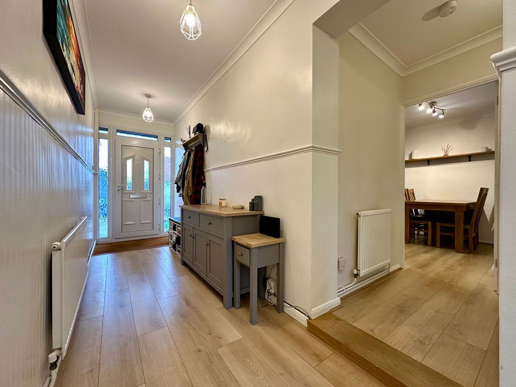 Property photo 2 of 14 Hallway