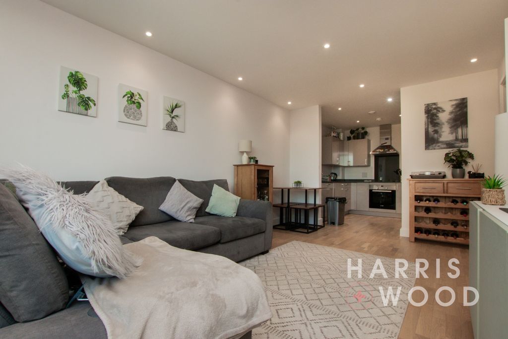 Property photo 2 of 21 3974624