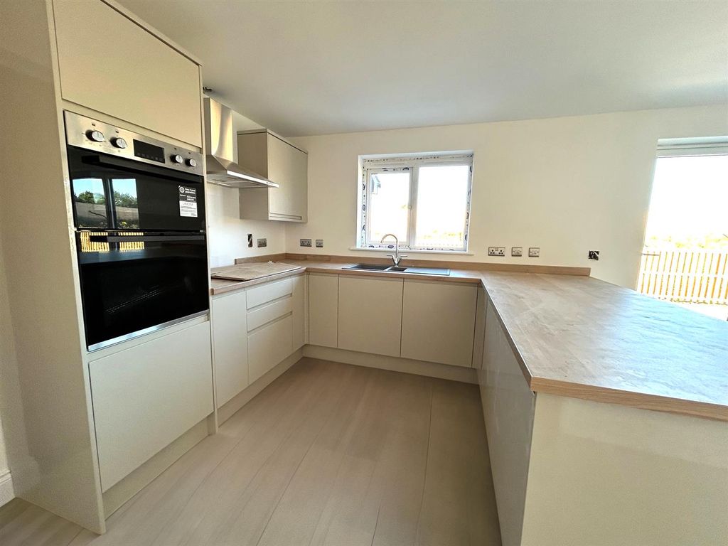 Property photo 2 of 15 Kitchen.Jpg