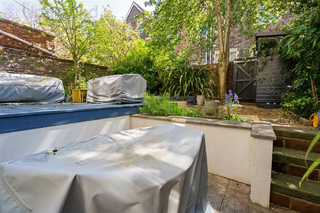 Property photo 3 of 29