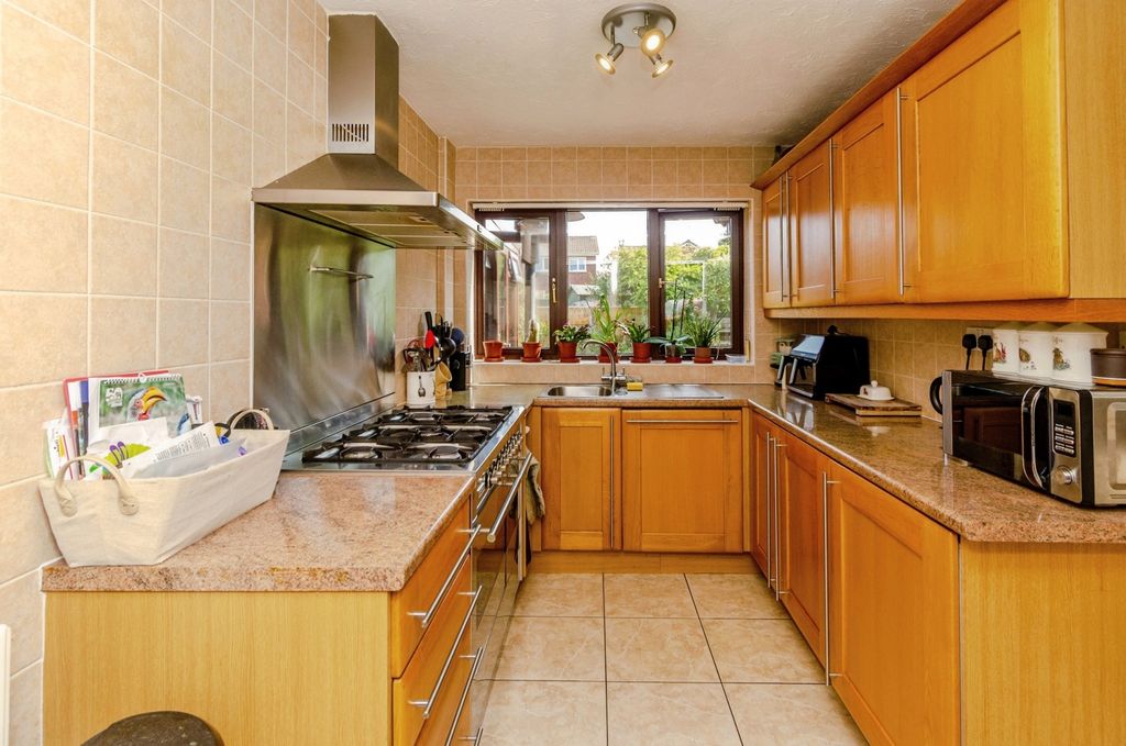 Property photo 3 of 17 Photo