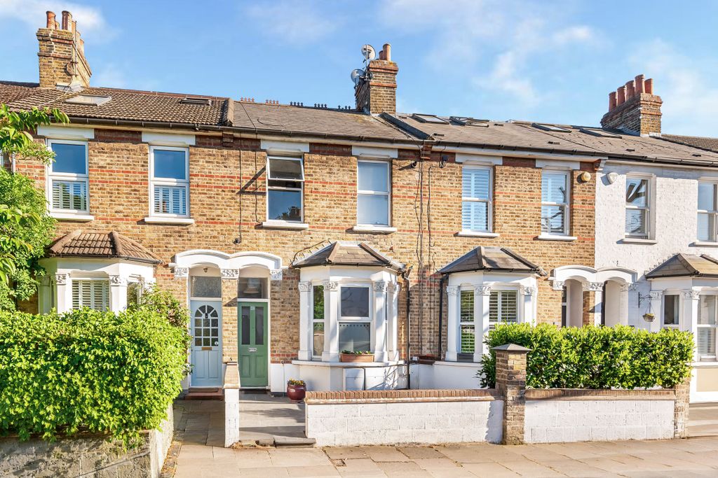 Property photo 1 of 12