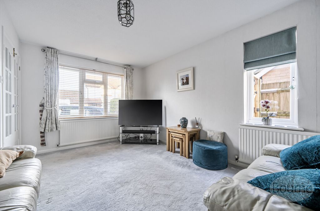 Property photo 2 of 21 408Dba72-3353-476...