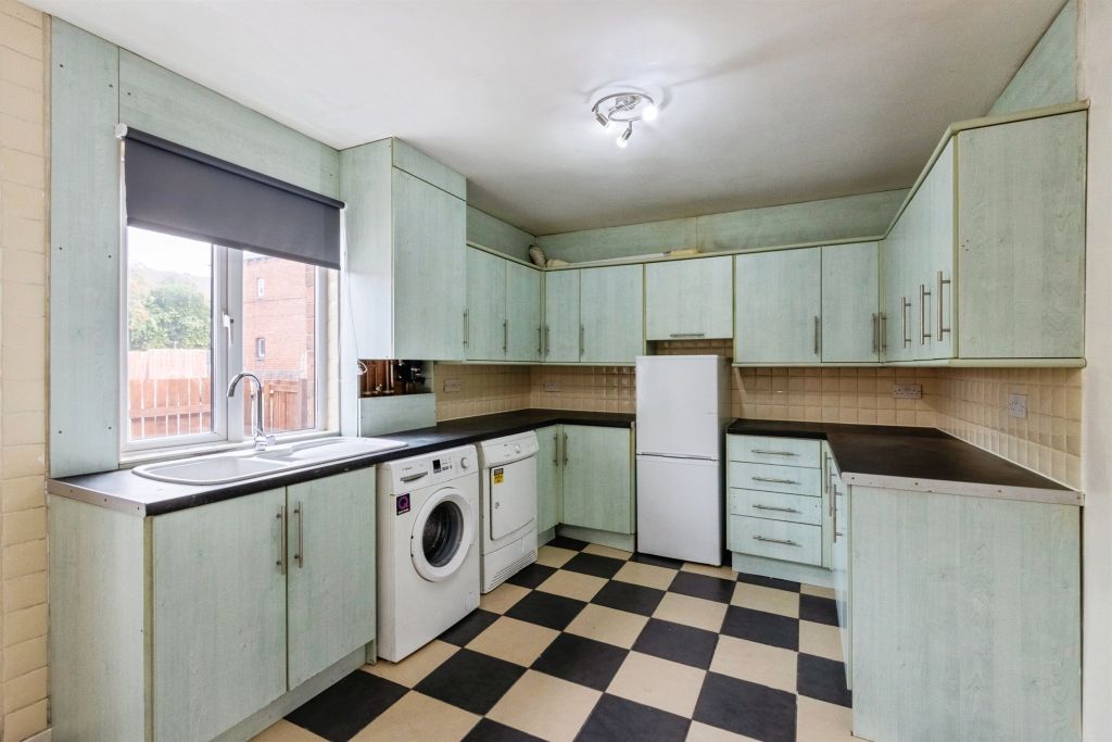 Property photo 2 of 14