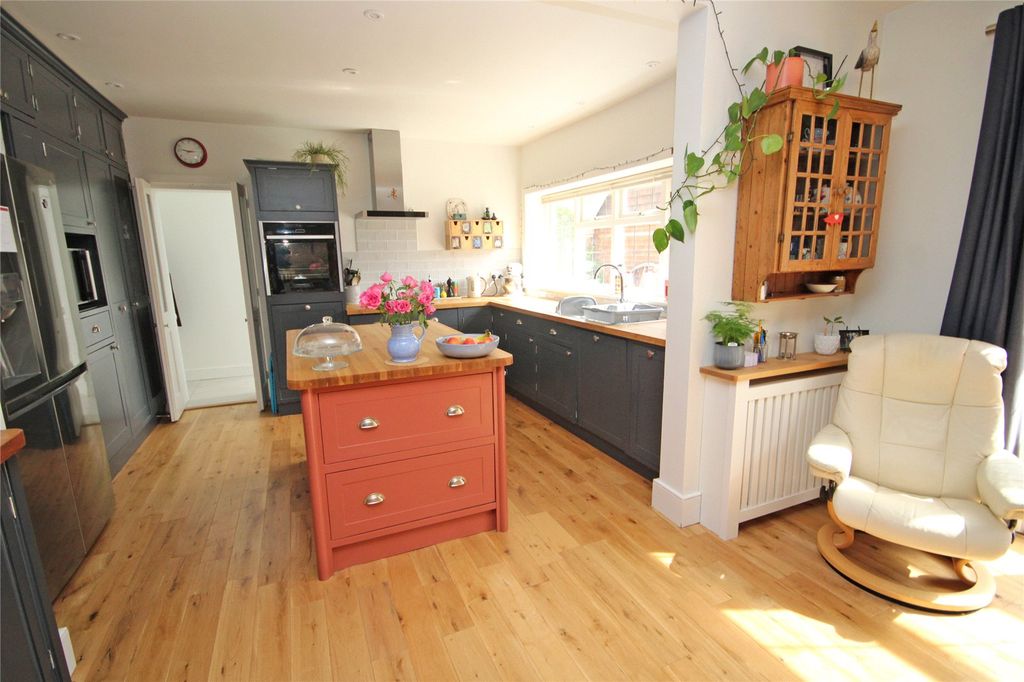 Property photo 2 of 22 Picture No. 01