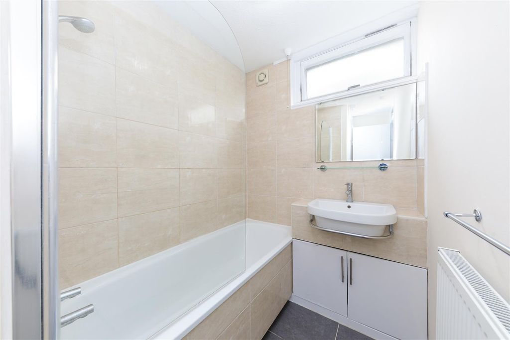 Property photo 3 of 6 4R3A8290.Jpg