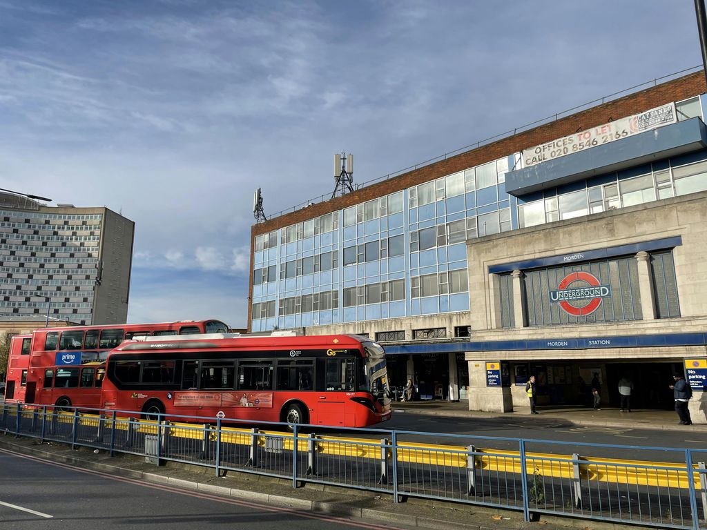 Property photo 1 of 2 1Stfloorathenahouselondonroadathenasm45Beofficestoletexternal1.Jpeg