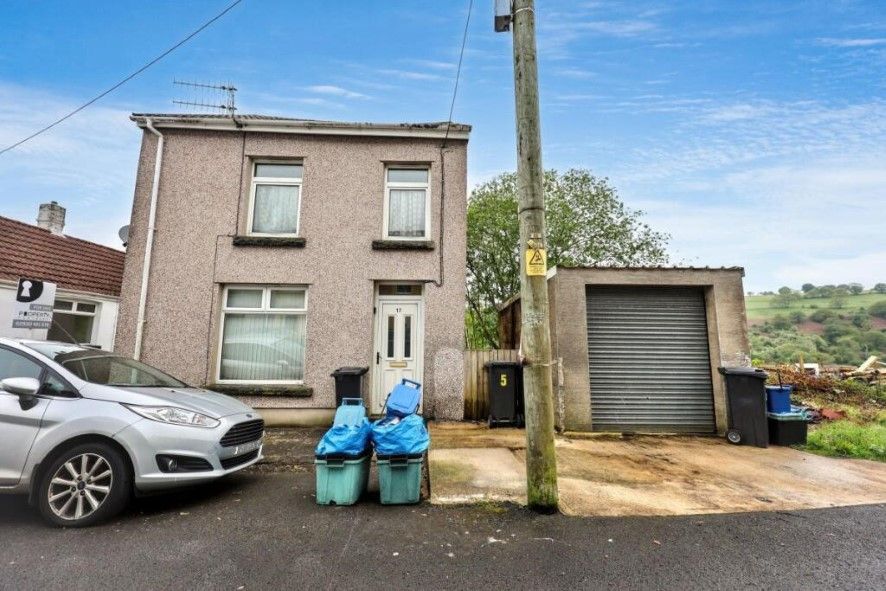 Property photo 1 of 9