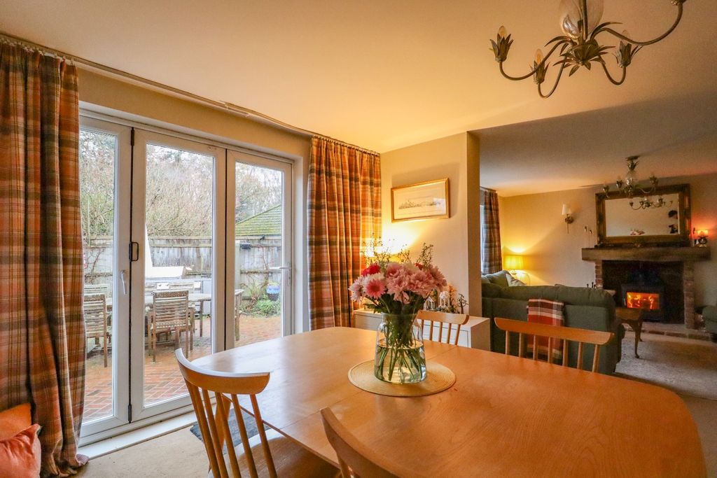 Property photo 3 of 22 4712043