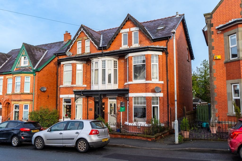 Property photo 1 of 68