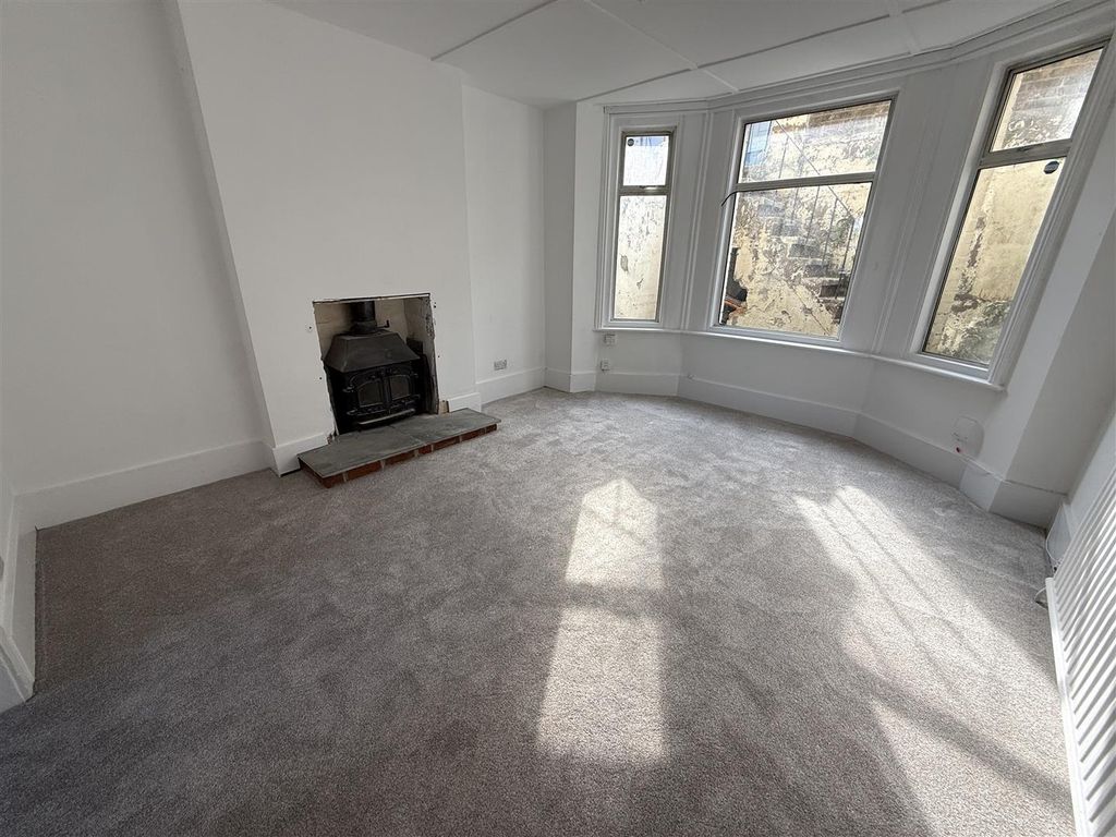 Property photo 2 of 12 Img_5854.Jpg