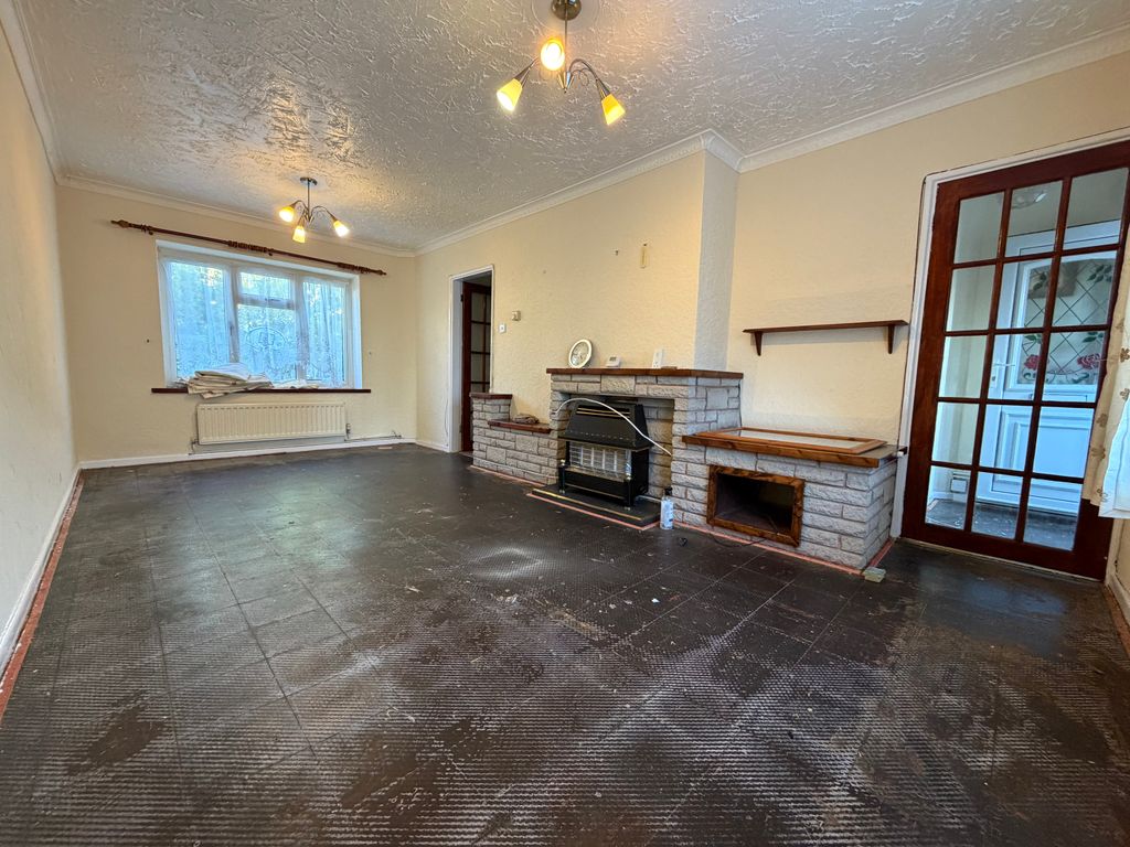 Property photo 2 of 14 Image