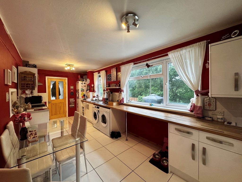 Property photo 2 of 14 Kitchen Diner