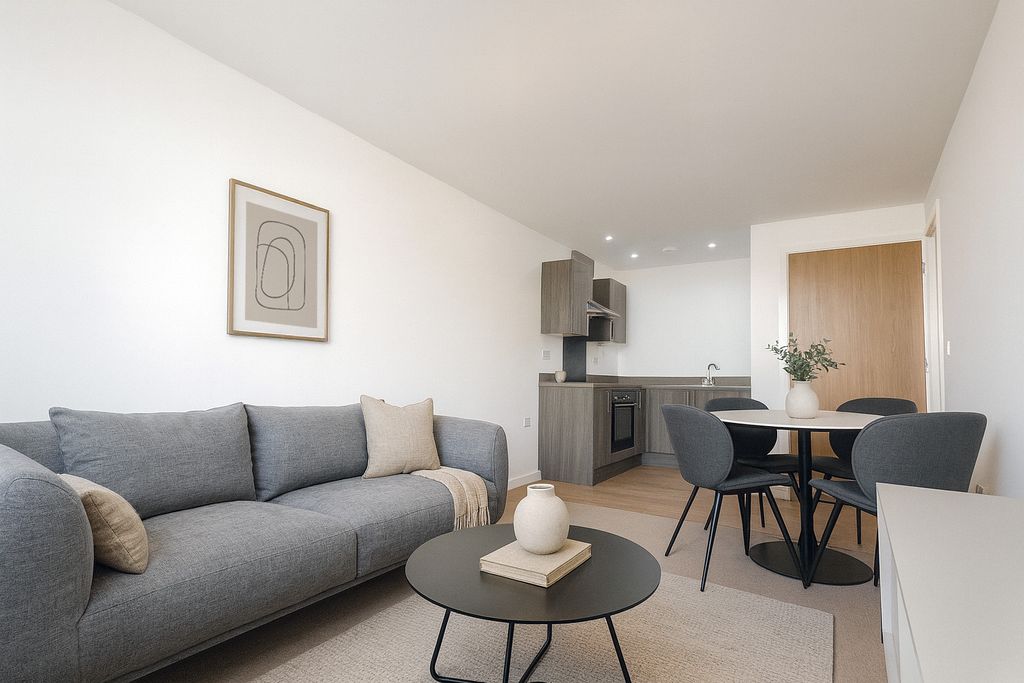 Property photo 1 of 6 4