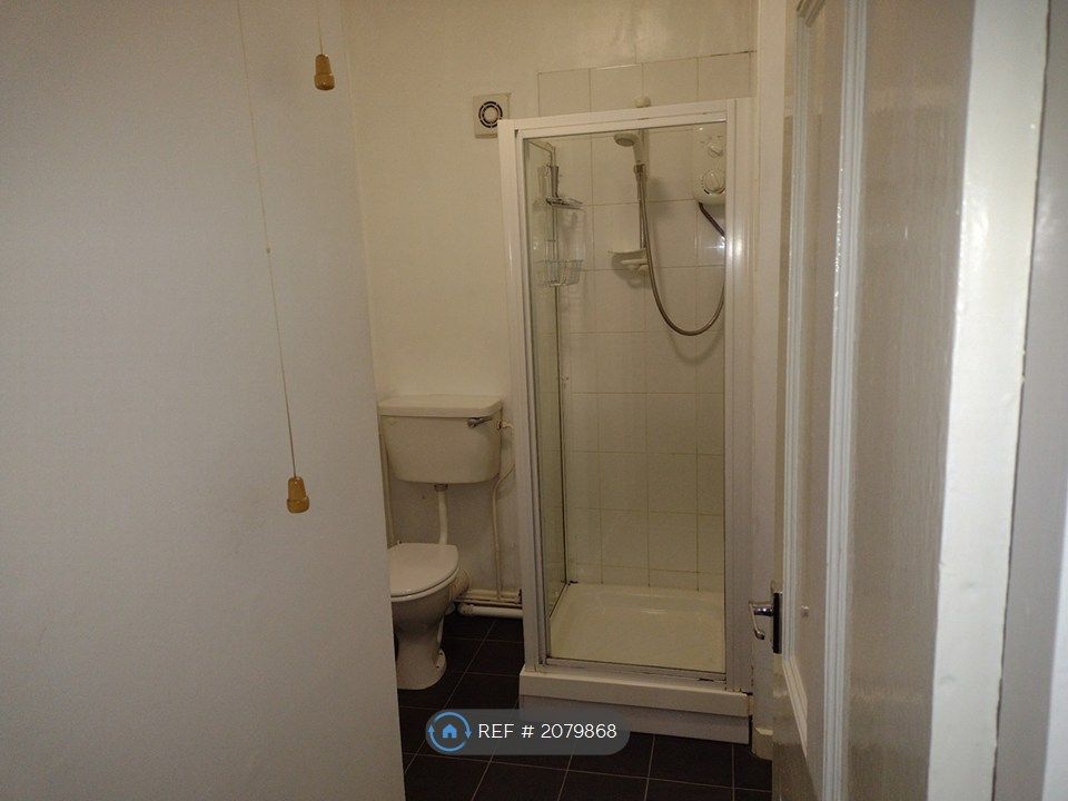 Property photo 3 of 5 Shower