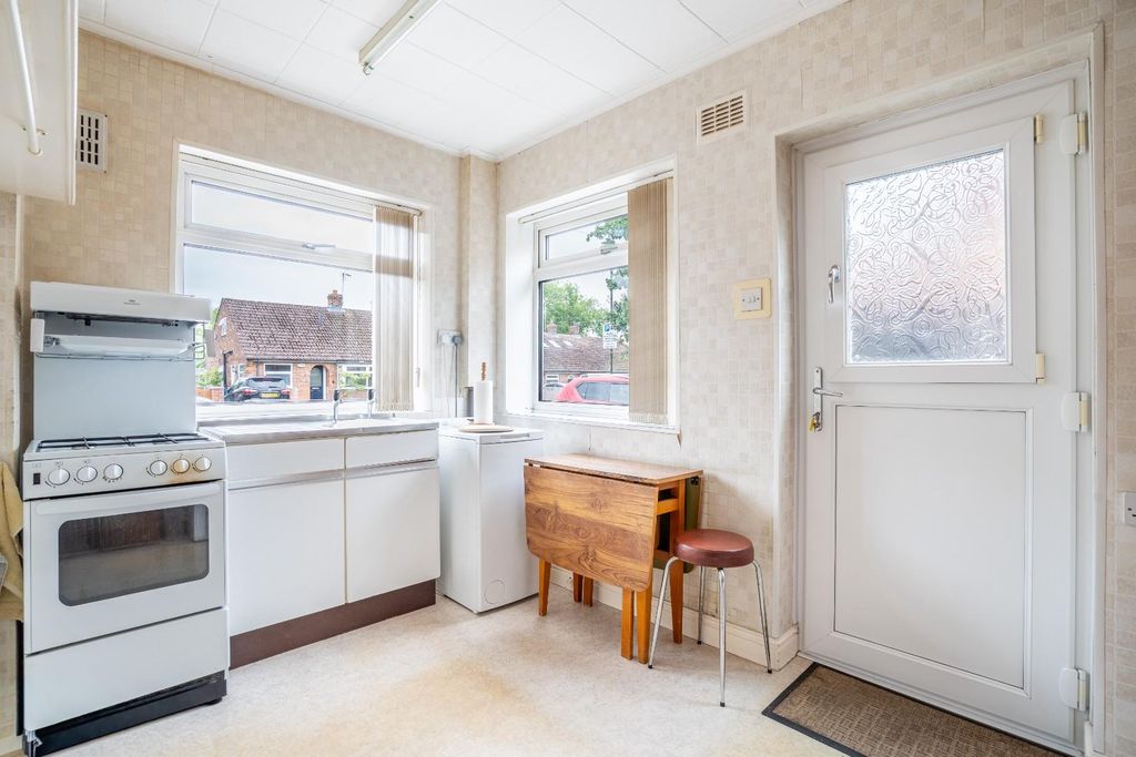 Property photo 3 of 15 Kitchen