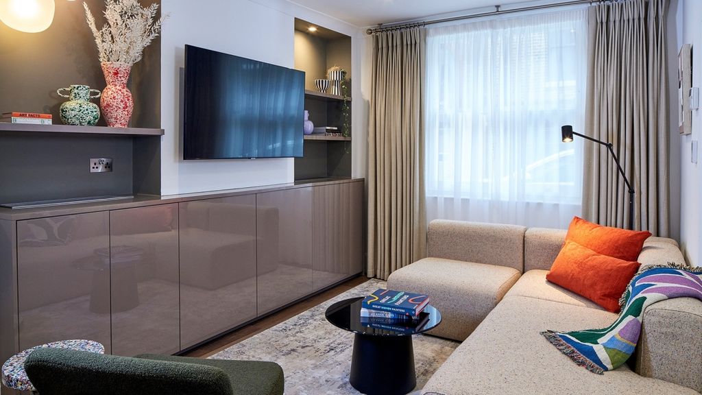 Property photo 1 of 12 Ck_38-Cheval-Plac...