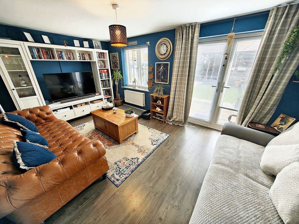 Property photo 2 of 18