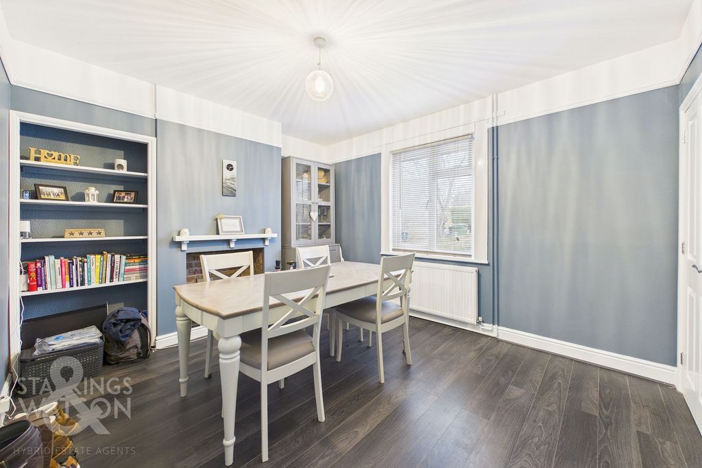 Property photo 3 of 24