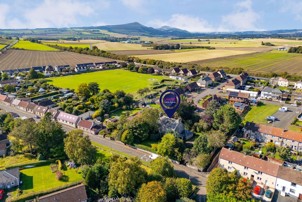 Property photo 1 of 40 Photo 3