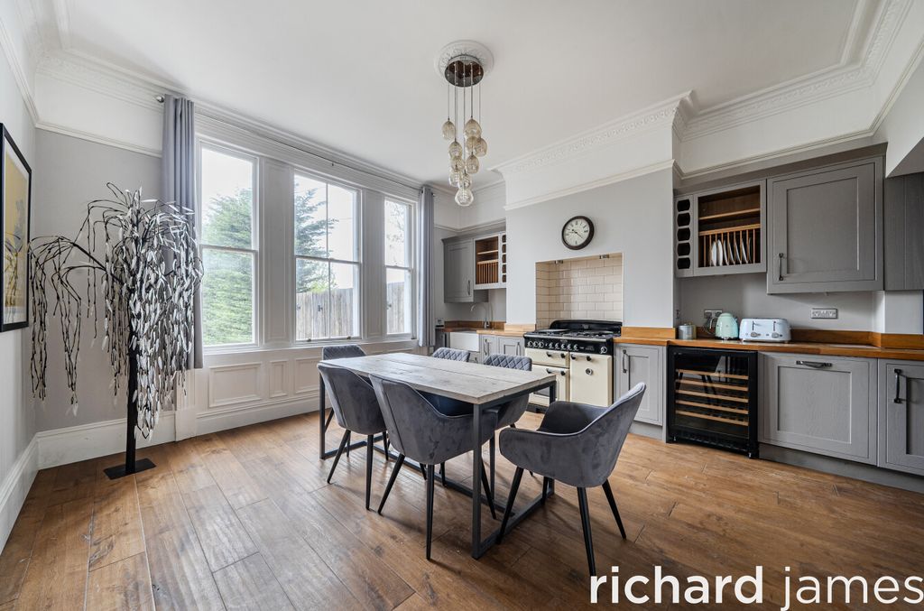 Property photo 3 of 20 5Bd6880Ad73c490Fb1694F536E09A8Fa