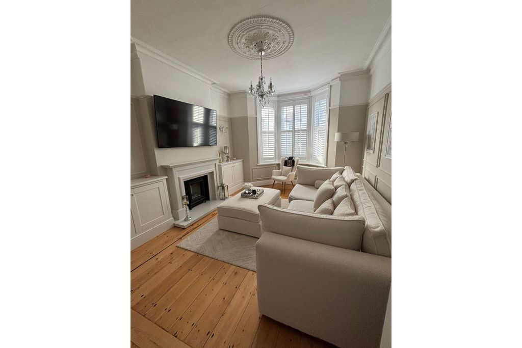 Property photo 2 of 15 Living Room