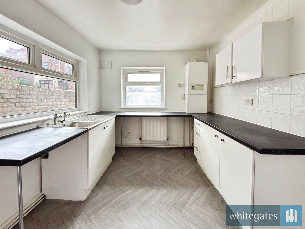 Property photo 2 of 15 Picture No. 05