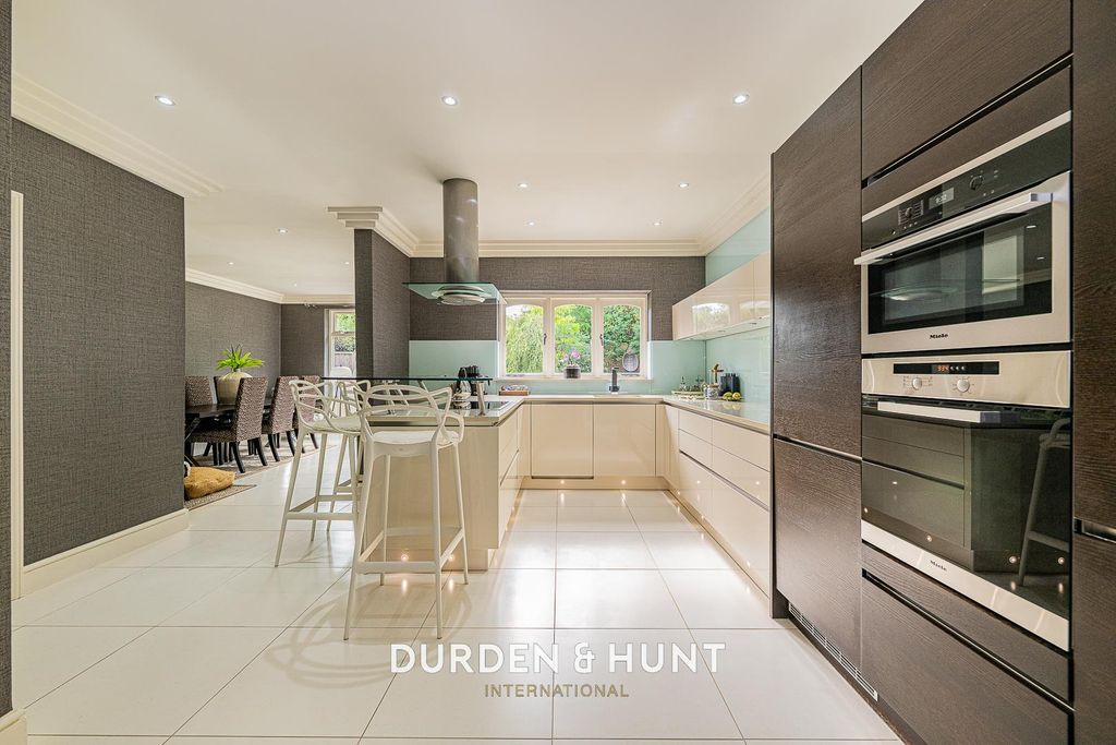 Property photo 2 of 47 Fallow-2.Jpg