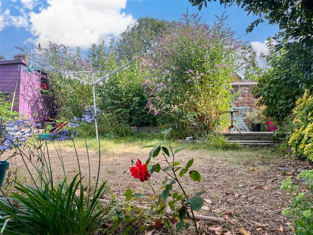 Property photo 3 of 10 Garden