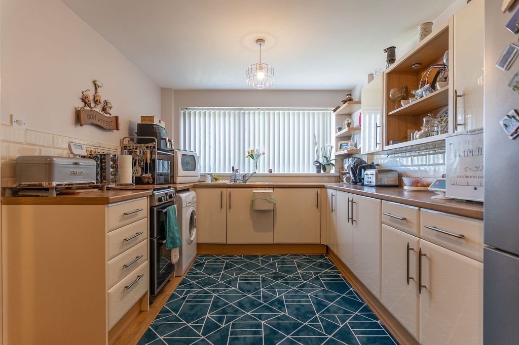 Property photo 3 of 23