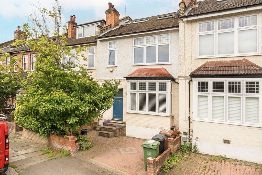 Property photo 1 of 11
