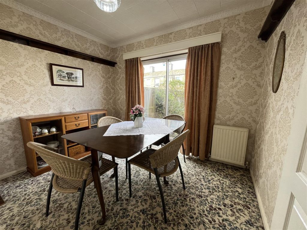 Property photo 3 of 18 Dining Room