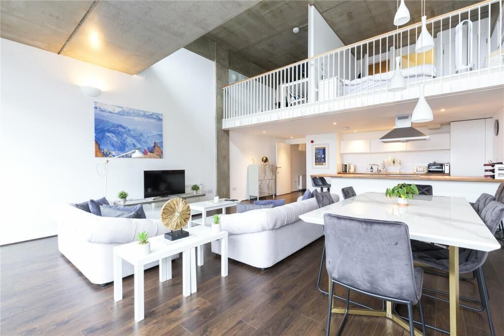 Property photo 3 of 23