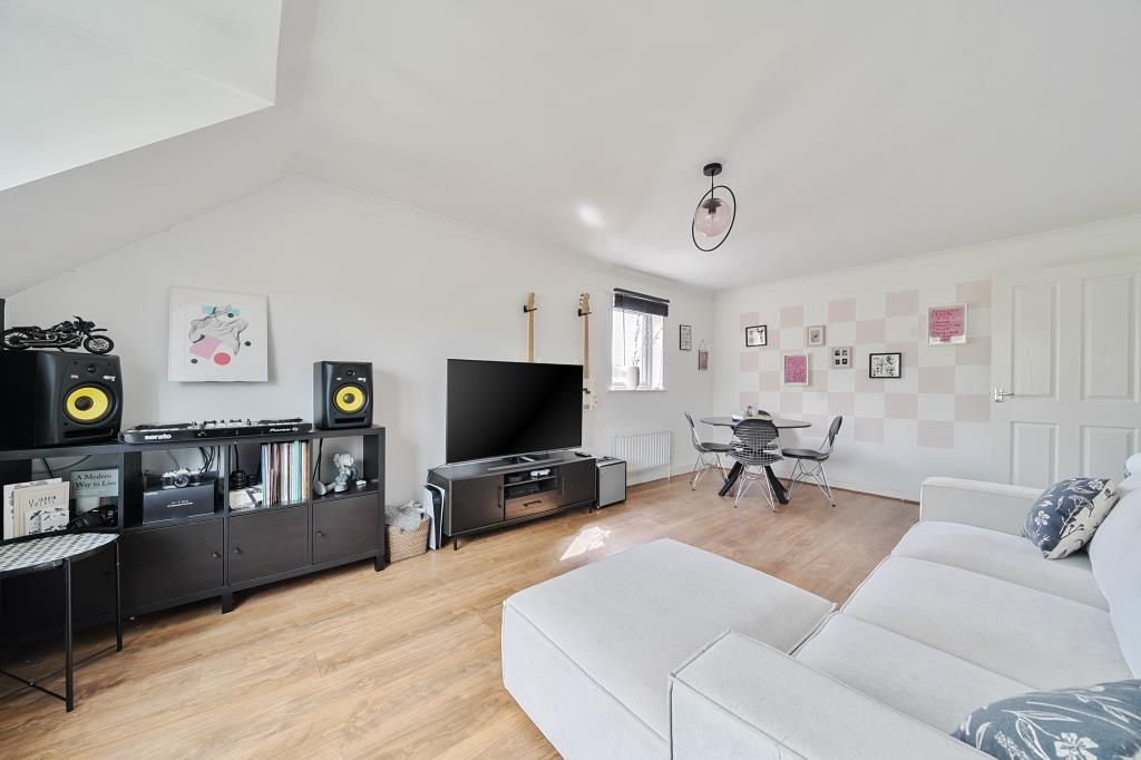 Property photo 1 of 19 Living Room