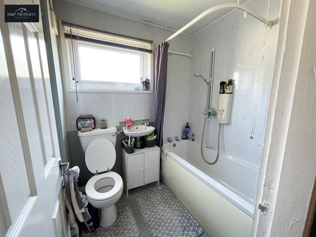 Property photo 3 of 52