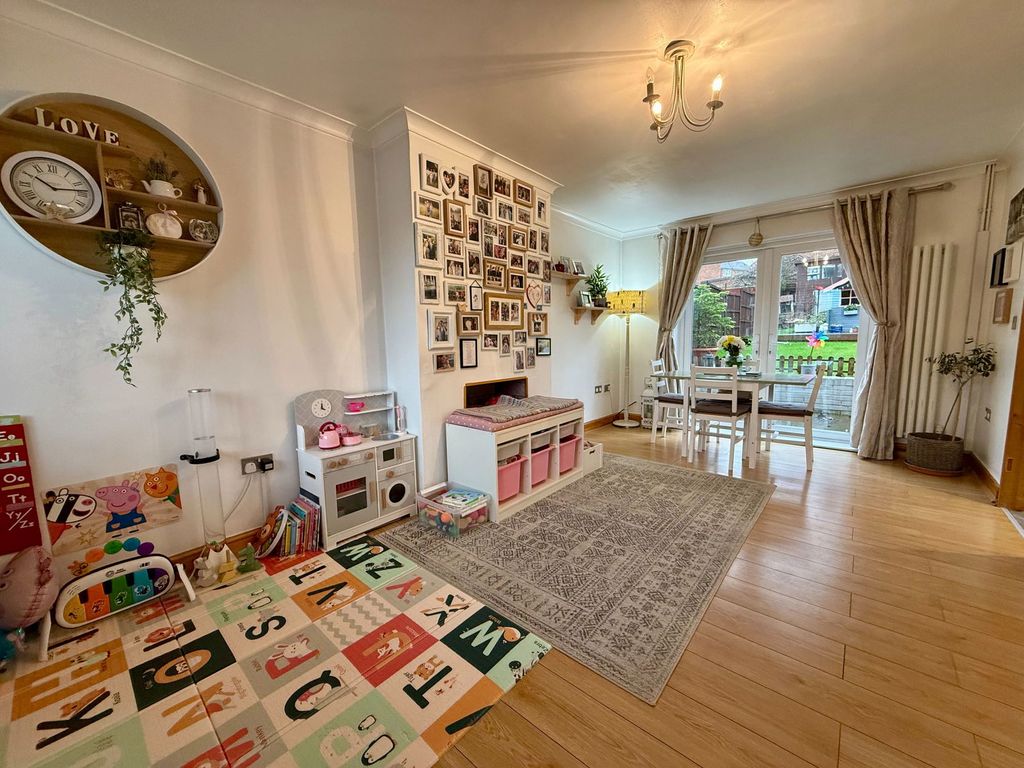 Property photo 3 of 21