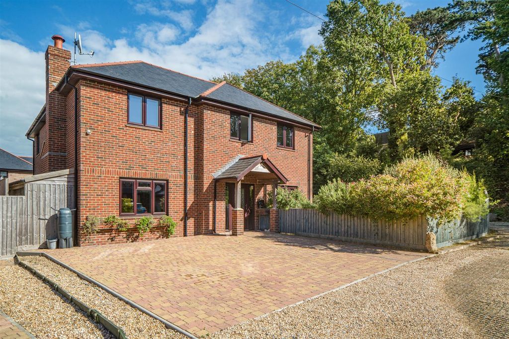 Property photo 1 of 32
