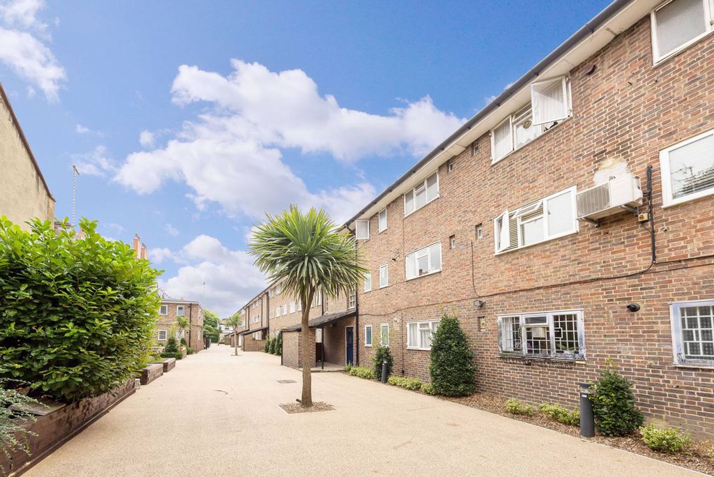 Property photo 3 of 11