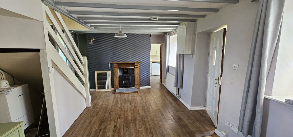 Property photo 2 of 13