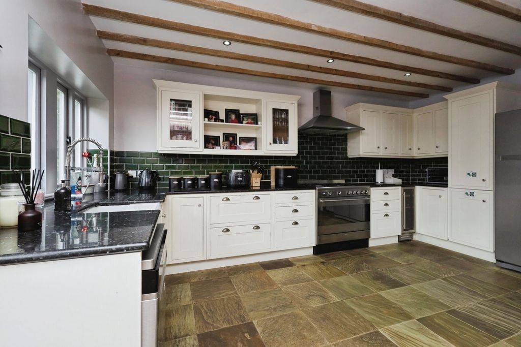 Property photo 3 of 17 Pbox-Img.Jpg
