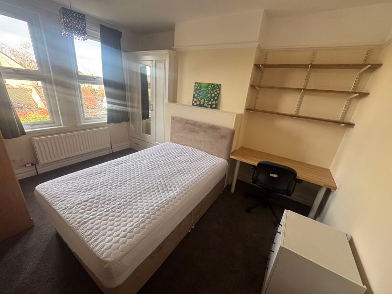 Property photo 1 of 9 Photo 9