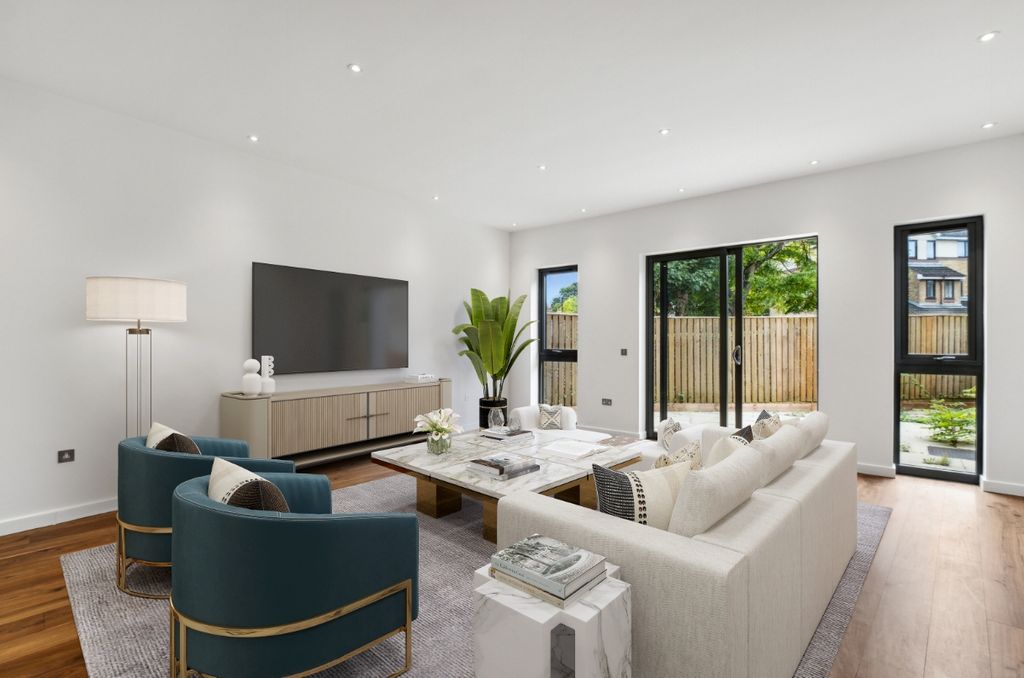 Property photo 1 of 9