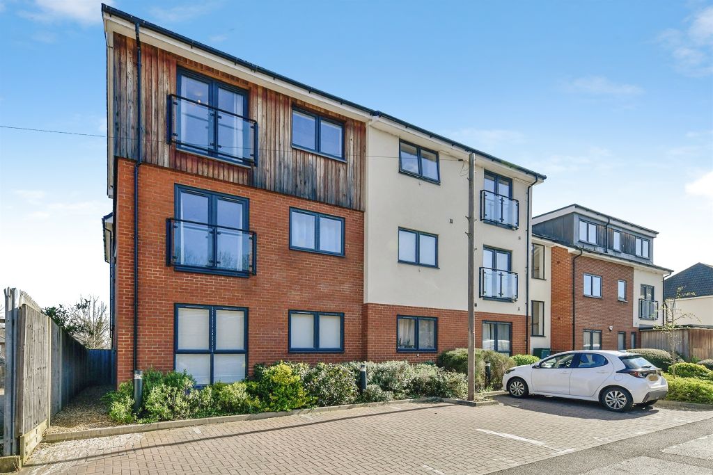 Property photo 1 of 18